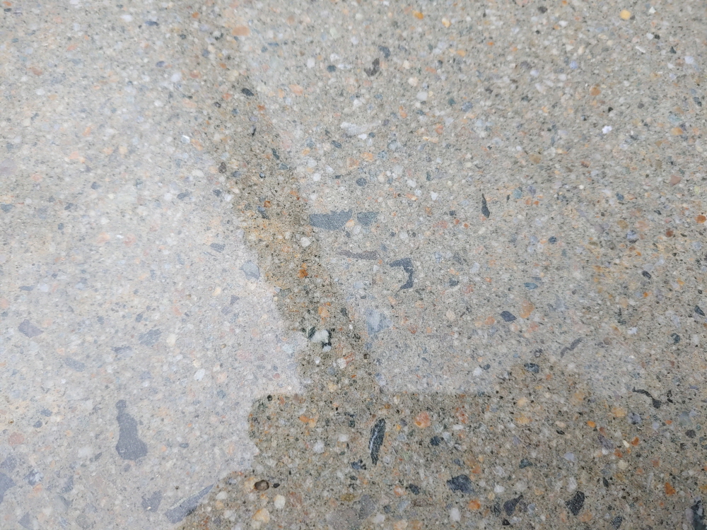 광산구 / 콘크리트광택 관련 작업으로 고급스러운 마감이 돋보입니다. (아니라, 강화제를) · 디테일한 마감 처리로 완성도 높은 결과물을 확인할 수 있습니다.